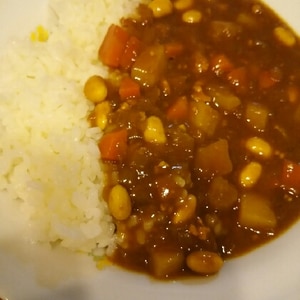 ヘルシーに☆大豆入りカレーライス☆